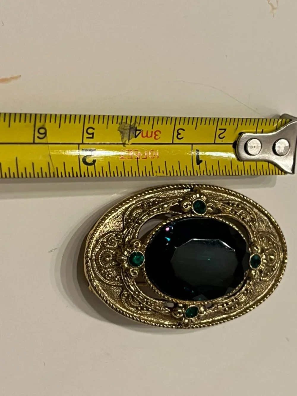 Vintage Green Stone Delicate Brooch Pin